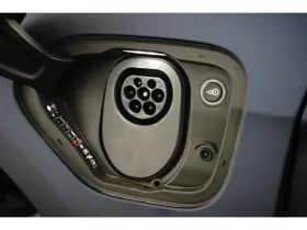 Porsche Taycan thumbnail 13