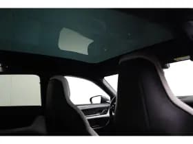 Porsche Taycan thumbnail 19
