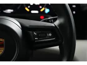 Porsche Taycan thumbnail 23