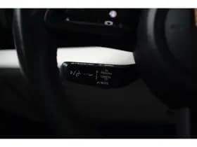 Porsche Taycan thumbnail 24