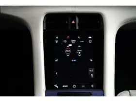 Porsche Taycan thumbnail 30