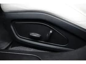 Porsche Taycan thumbnail 39