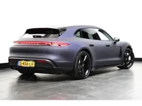 Porsche Taycan thumbnail 5