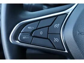 Renault Captur thumbnail 24