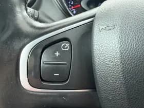 Renault Captur thumbnail 24