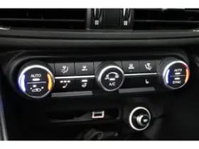 Alfa Romeo Giulia thumbnail 32
