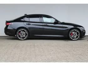 Alfa Romeo Giulia thumbnail 5