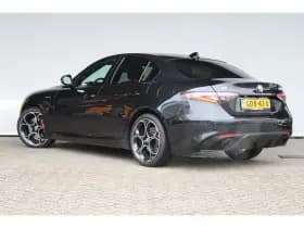 Alfa Romeo Giulia thumbnail 8
