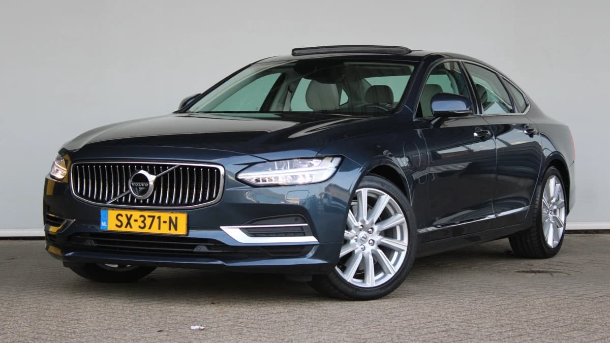 Volvo S90 — foto 1
