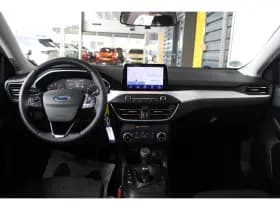 Ford Focus thumbnail 15