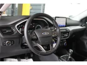 Ford Focus thumbnail 9