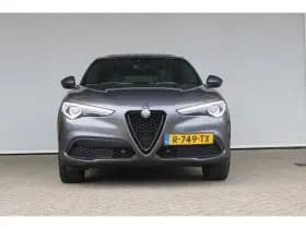 Alfa Romeo Stelvio thumbnail 2