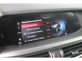 Alfa Romeo Stelvio thumbnail 37