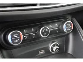 Alfa Romeo Stelvio thumbnail 40