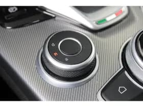 Alfa Romeo Stelvio thumbnail 43