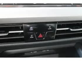 Volkswagen Golf thumbnail 24