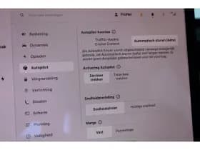 Tesla Model 3 thumbnail 31