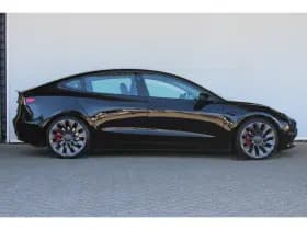 Tesla Model 3 thumbnail 5