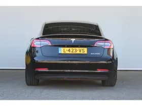 Tesla Model 3 thumbnail 7