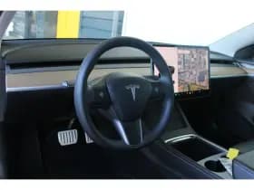 Tesla Model 3 thumbnail 10