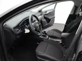 Ford Focus thumbnail 11