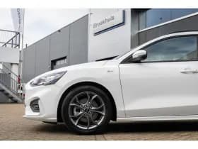 Ford Focus thumbnail 8