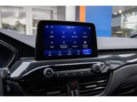 Ford Kuga thumbnail 38
