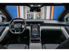 Ford Explorer thumbnail 12