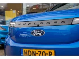 Ford Explorer thumbnail 4