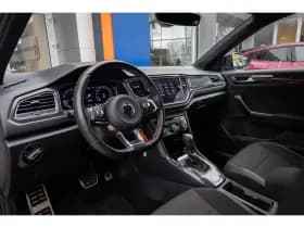 Volkswagen T-Roc thumbnail 2
