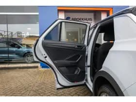 Volkswagen T-Roc thumbnail 17