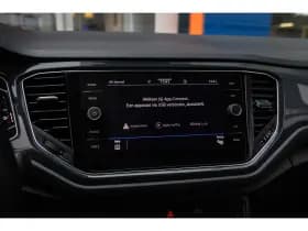 Volkswagen T-Roc thumbnail 37