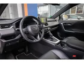 Toyota RAV4 thumbnail 2