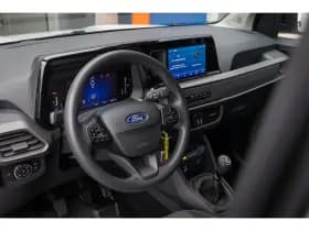 Ford Transit Courier thumbnail 12
