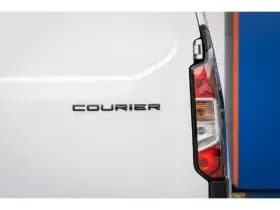 Ford Transit Courier thumbnail 39