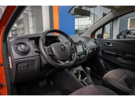 Renault Captur thumbnail 2