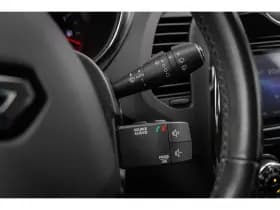 Renault Captur thumbnail 25