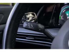 Volkswagen Golf thumbnail 23