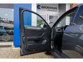 Volkswagen T-Roc thumbnail 11
