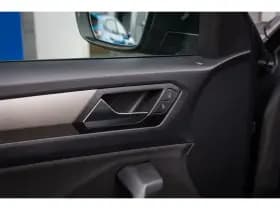 Volkswagen T-Roc thumbnail 17