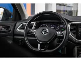 Volkswagen T-Roc thumbnail 24
