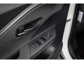 Toyota C-HR thumbnail 16