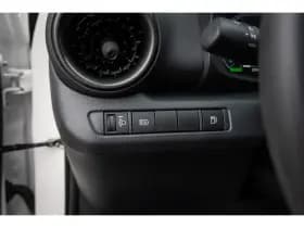 Toyota C-HR thumbnail 27