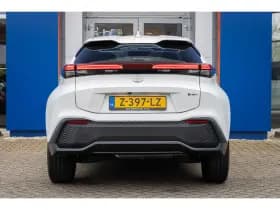 Toyota C-HR thumbnail 8