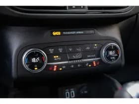 Ford Kuga thumbnail 38