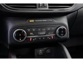 Ford Kuga thumbnail 44