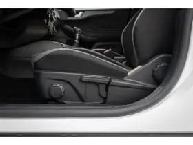 Ford Focus thumbnail 18