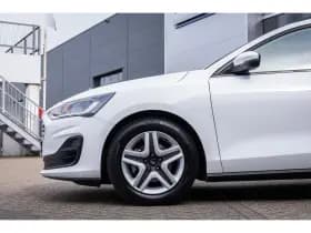 Ford Focus thumbnail 8