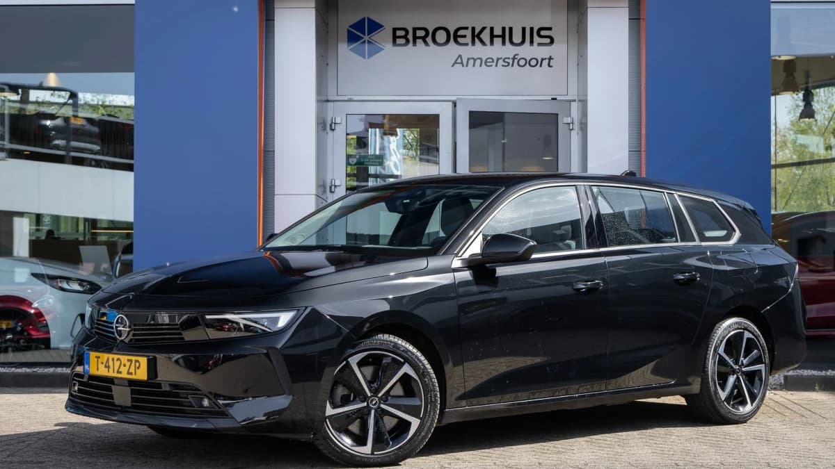Opel Astra Sports Tourer — foto 1