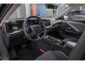 Opel Astra Sports Tourer thumbnail 2